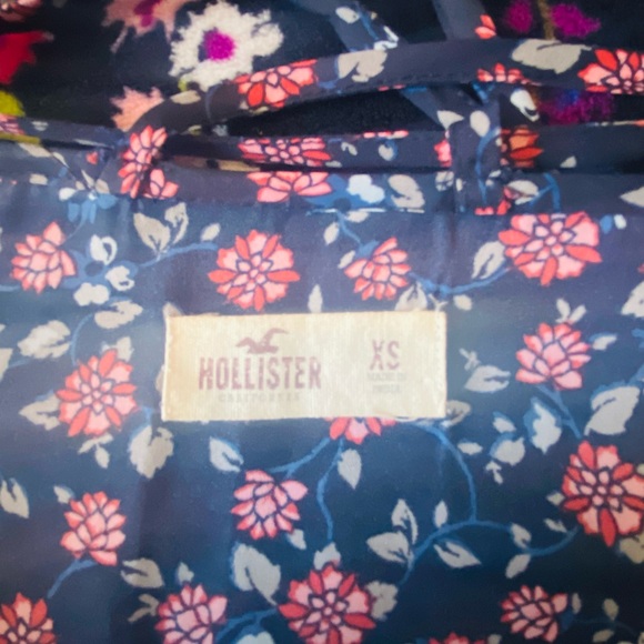 Hollister Criss-Cross Back Floral Tank Top - Picture 6 of 6